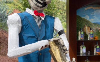 Gran destape de mezcal michoacano y homenaje a los ancestros en la Perla de Tzitzio.