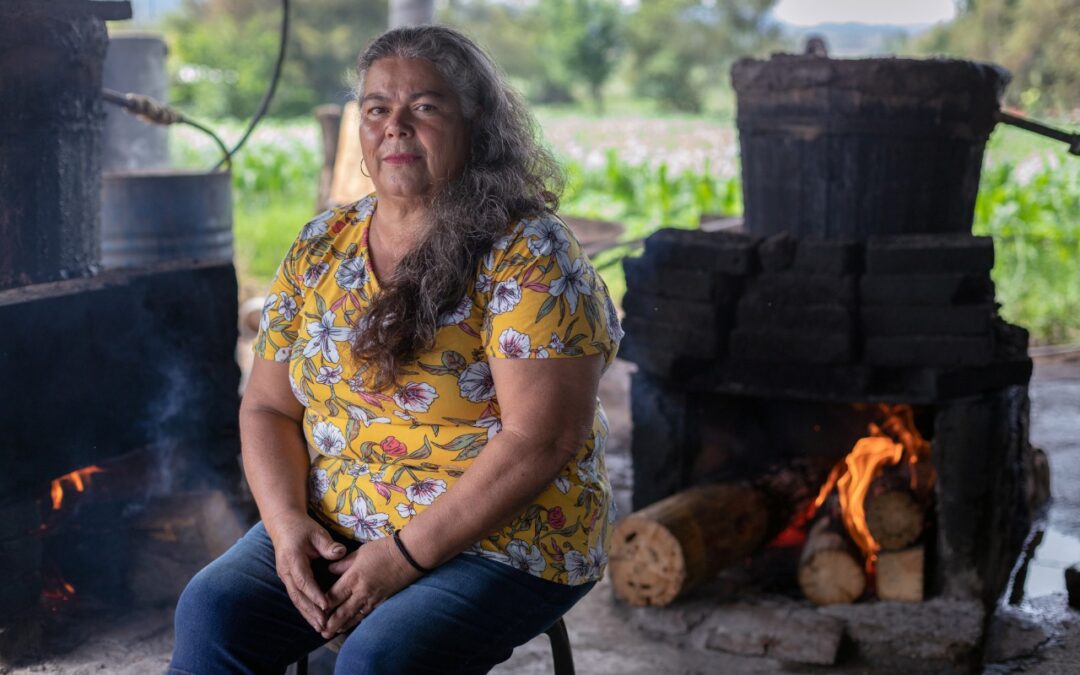 Monte Marea, raicilla auténtica y femenina desde las tierras altas del sur de Jalisco.